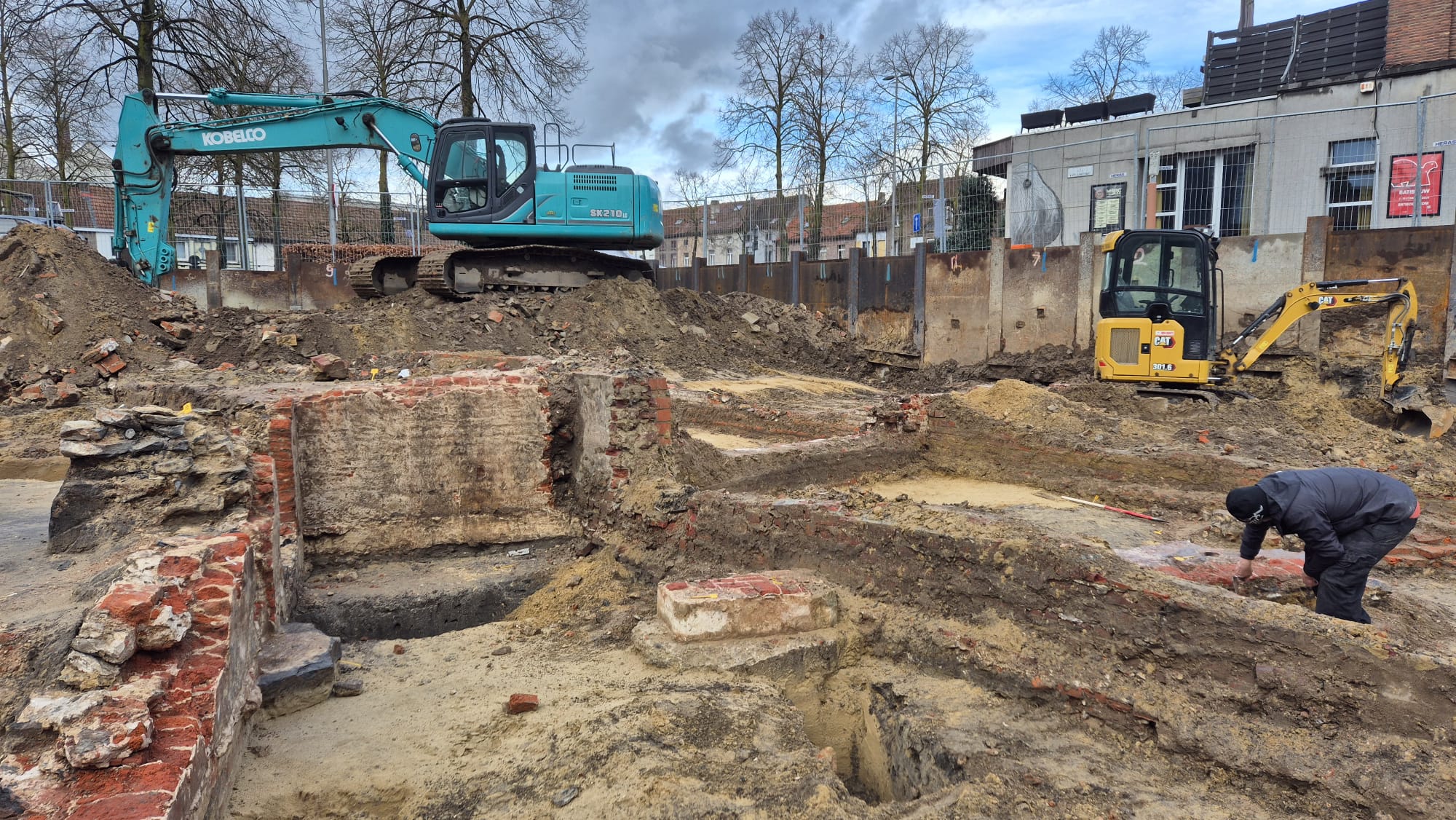 Archaeologists uncover treasure trove in Ghent